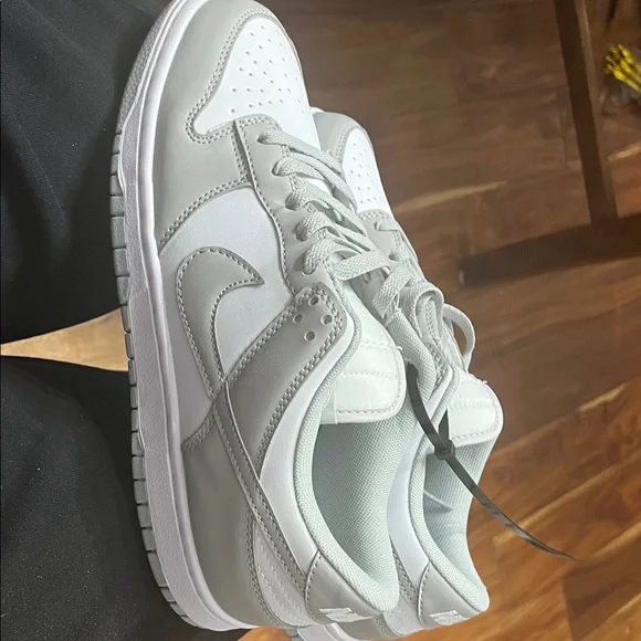 Nike Men's Gray and White Sneakers - Picture 7 of 10